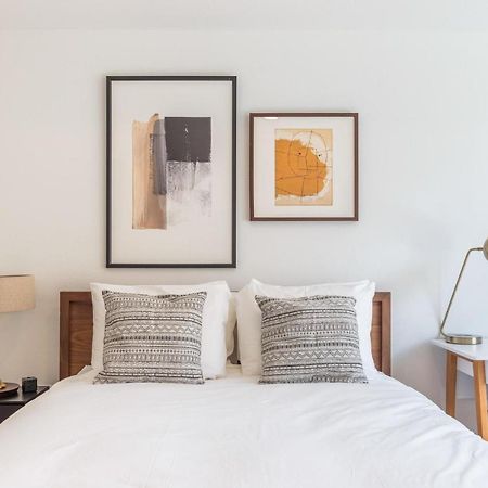 Studio Apartment In Vancouver Extérieur photo