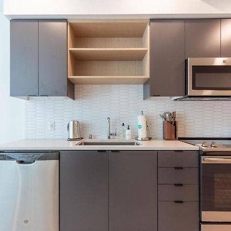 Studio Apartment In Vancouver Extérieur photo