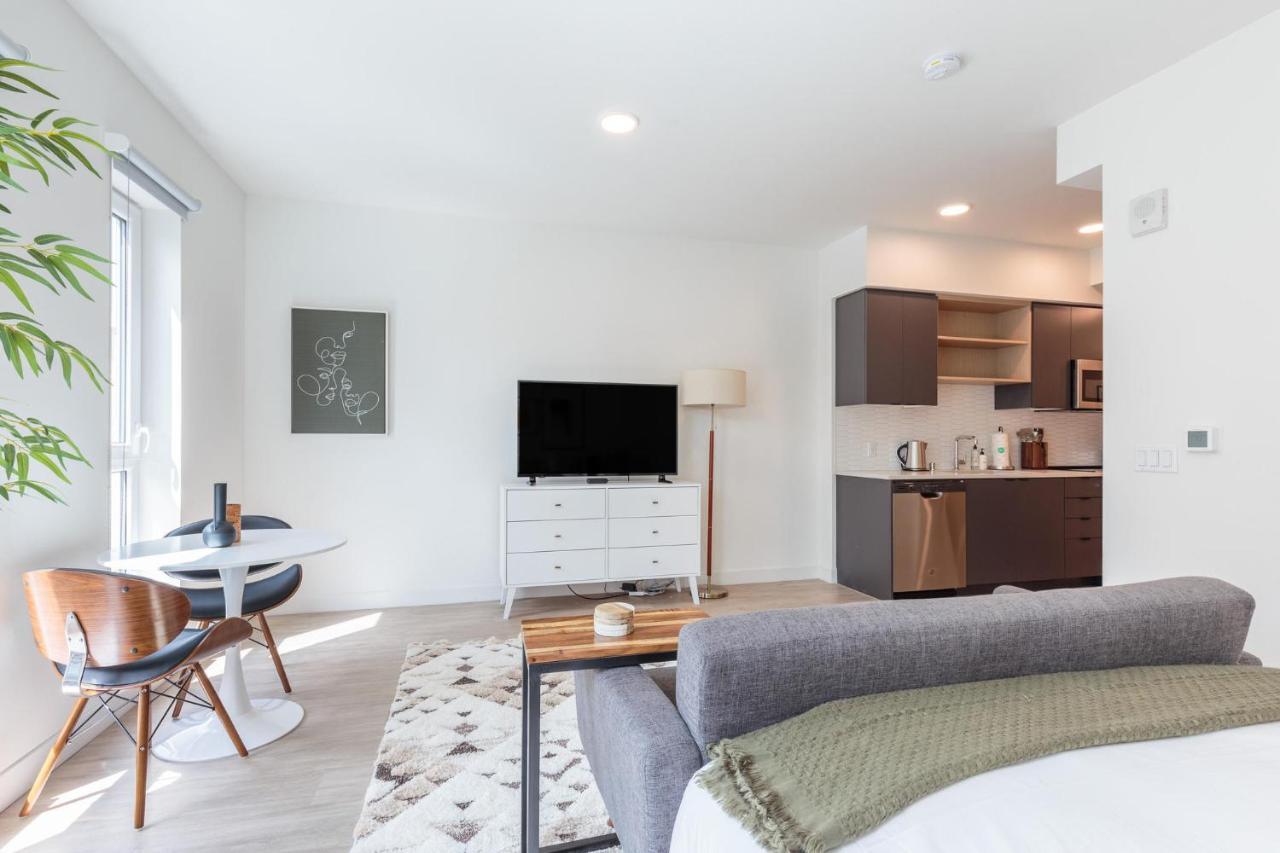 Studio Apartment In Vancouver Extérieur photo